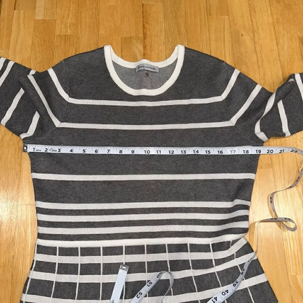 Danny and Nicole Womens‎ L Gray & White Striped Modern Fit n Flare Sweater Dress